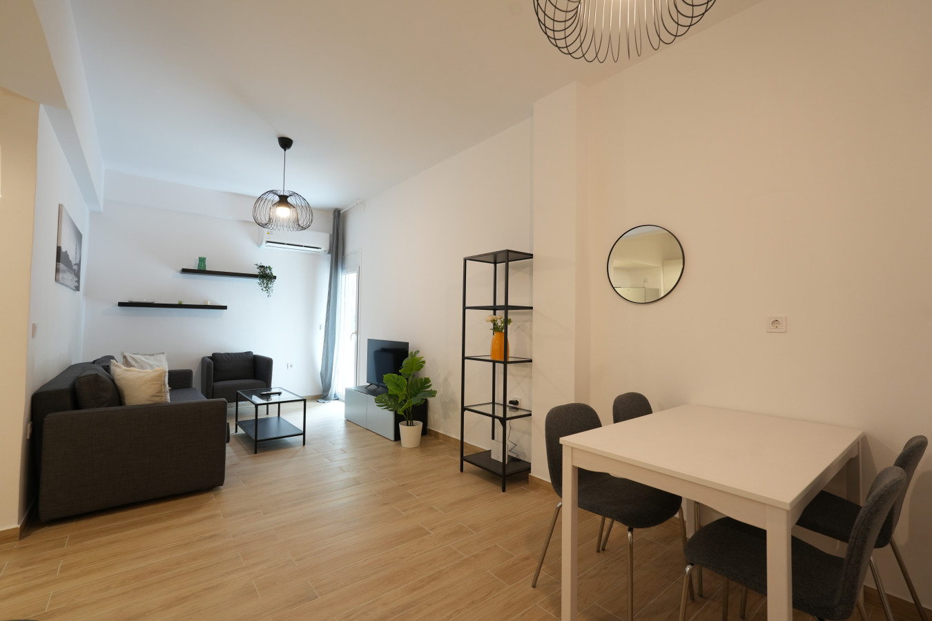 central-1-bdrm-apartment-in-pangrati/