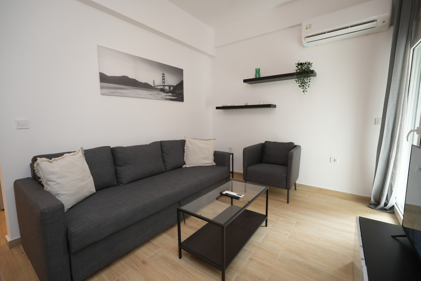 central-1-bdrm-apartment-in-pangrati/