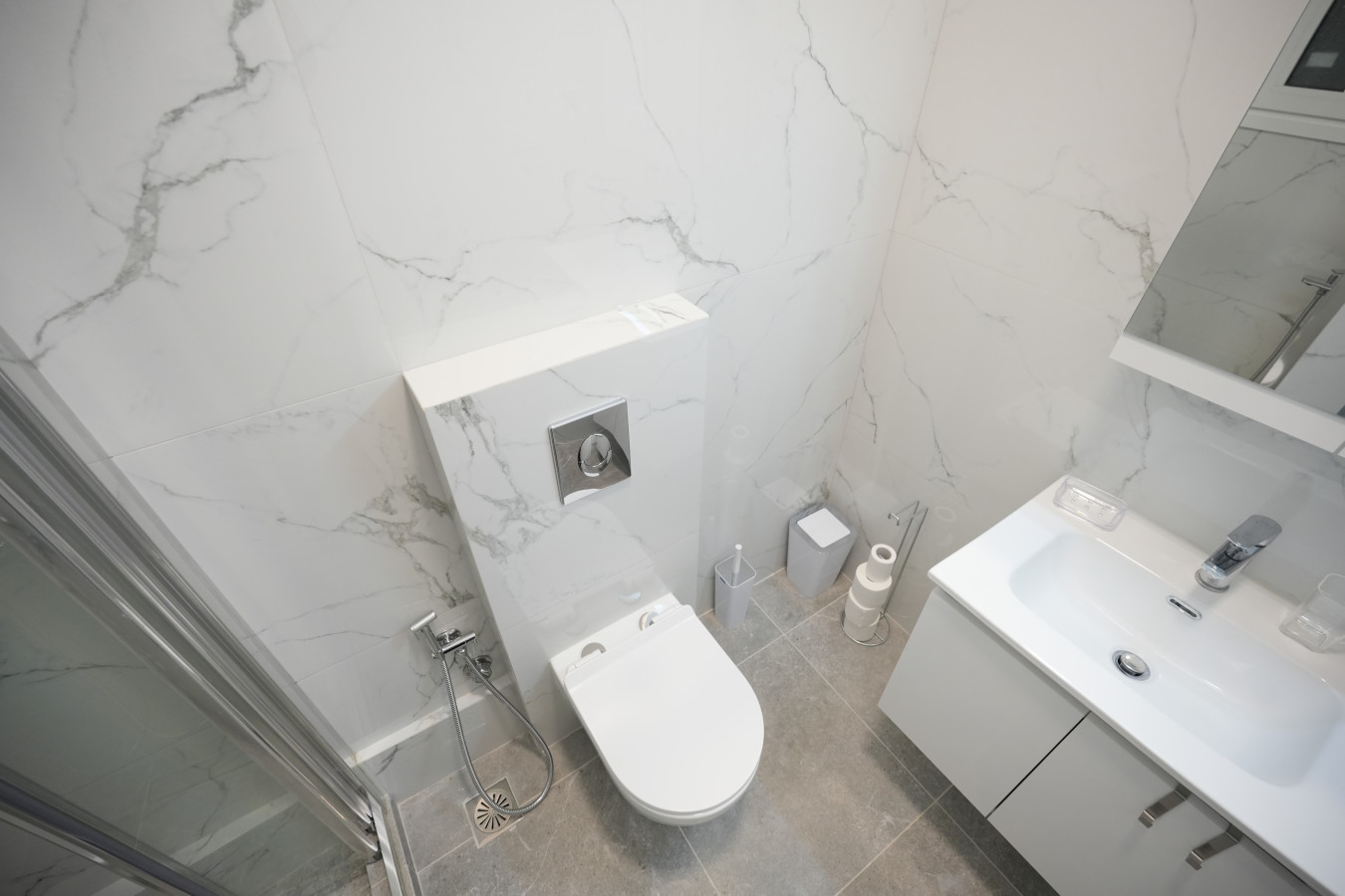 central-1-bdrm-apartment-in-pangrati/