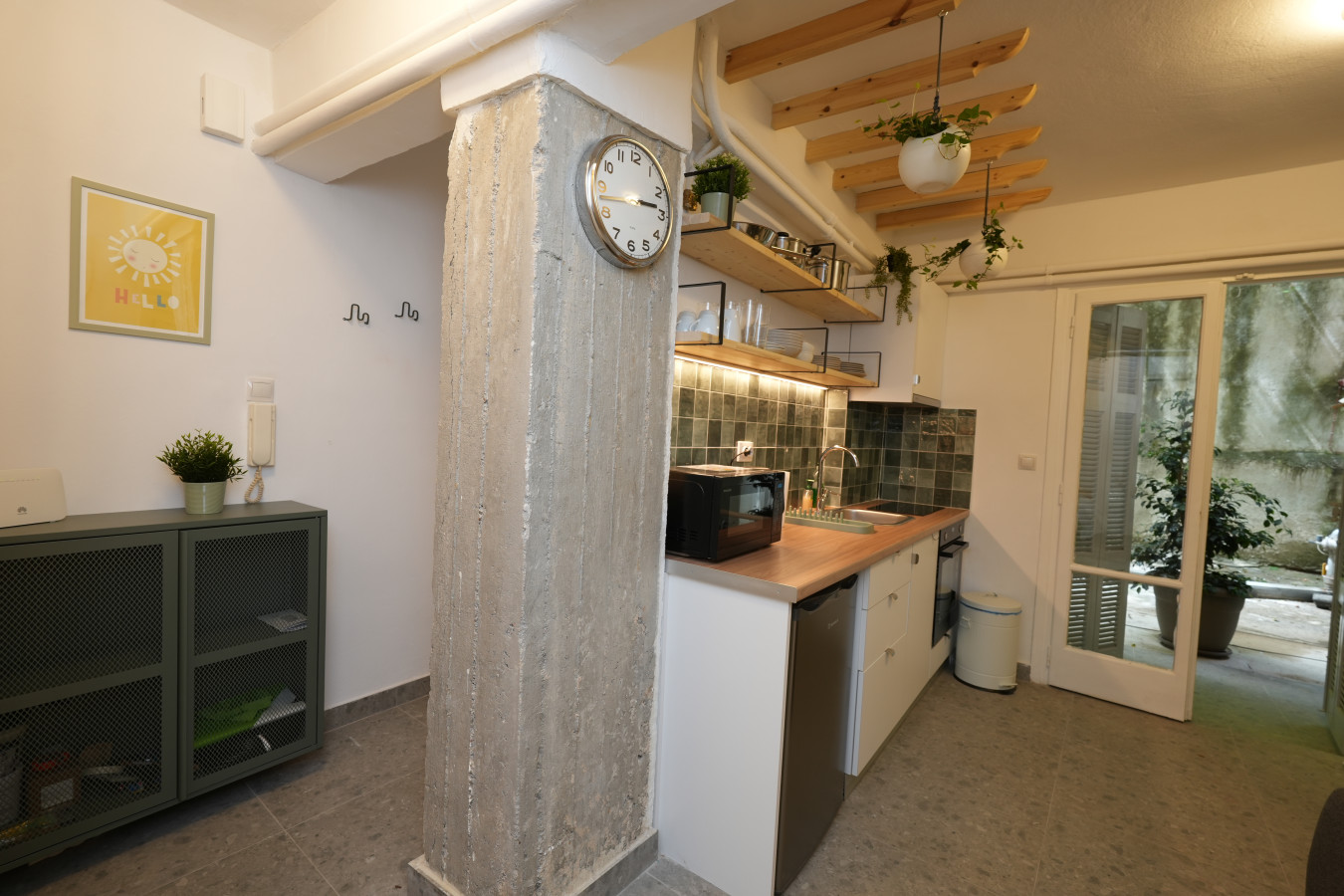 the-extravagant-studio-in-pagkrati-near-stadium/