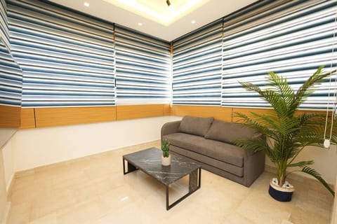The Blue Apartment, Badaro 3 BDRM, 24/7 Electric