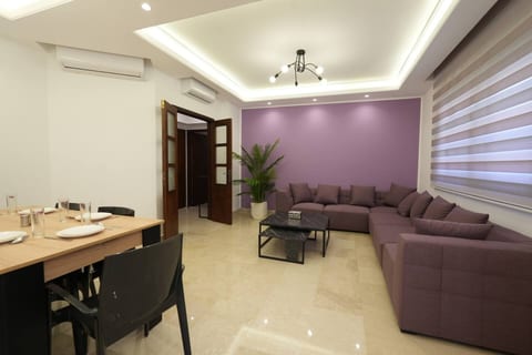 The Purple Apartment, Badaro 3 BDRM, 24/7 Electric