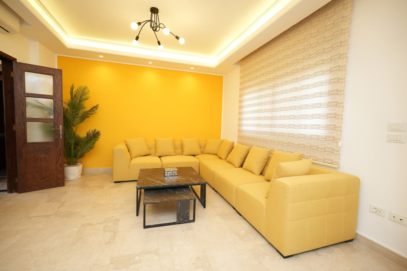 The Yellow Apartment, Badaro 3 BDRM, 24/7 Electric