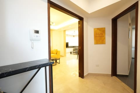 The Yellow Apartment, Badaro 3 BDRM, 24/7 Electric