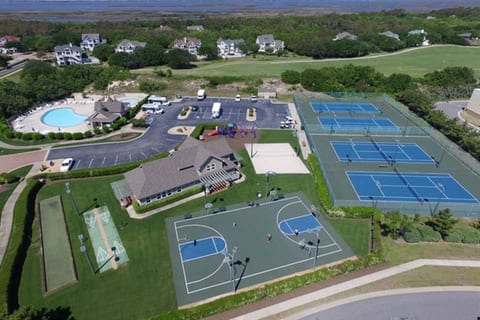 The kids will love the community playground at The Currituck Club, located just a three-minute drive from your front door. This safe and spacious area is perfect for burning off energy and meeting new friends.