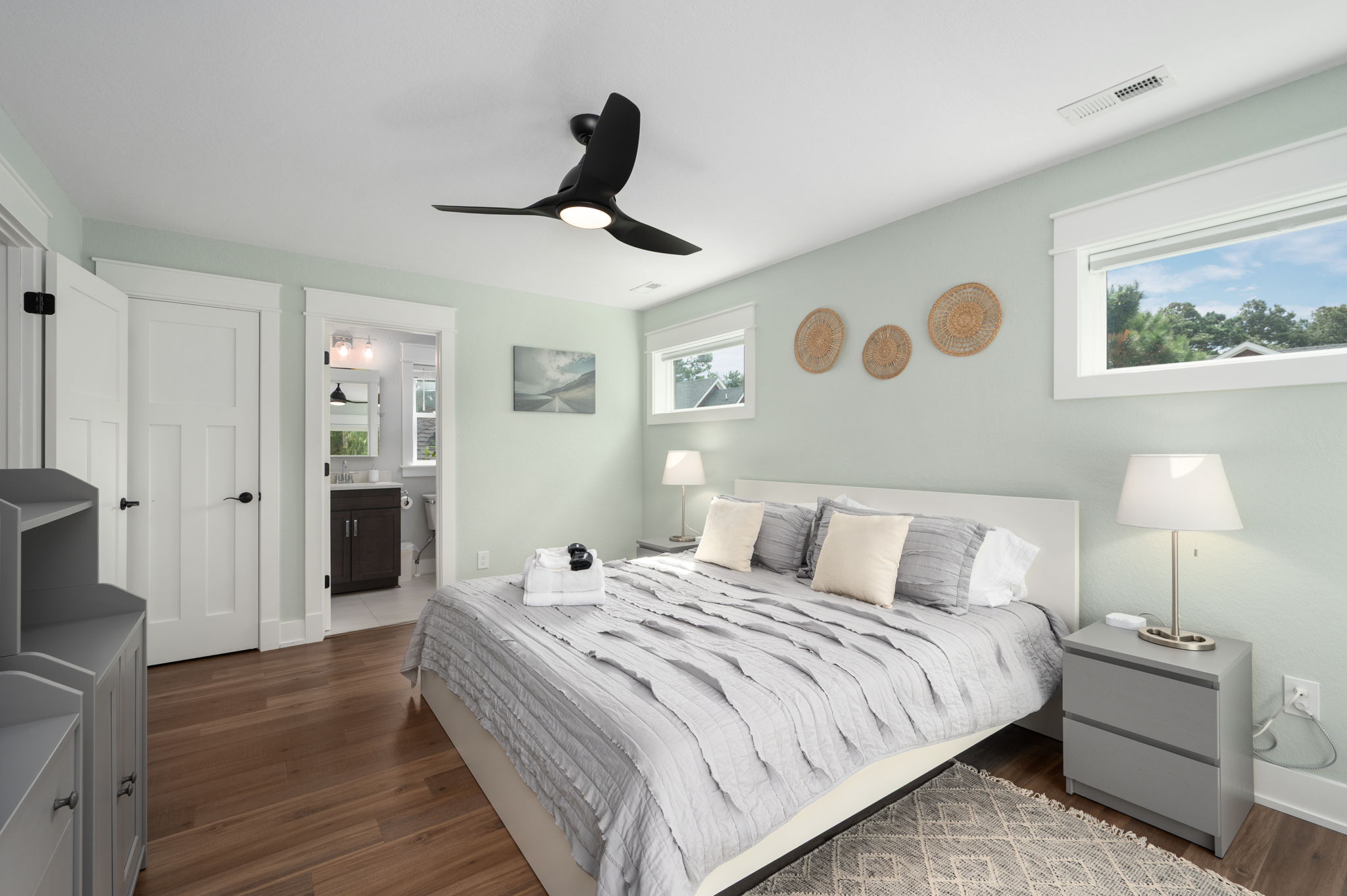 Bedroom 2 - Mid Level King Master Ensuite