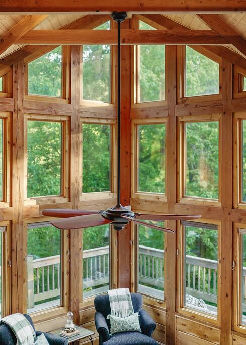 center-hill-lake-cabin-hot-tub-and-lake-access/