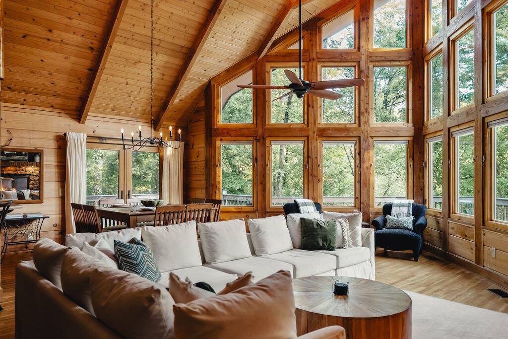 center-hill-lake-cabin-hot-tub-and-lake-access/