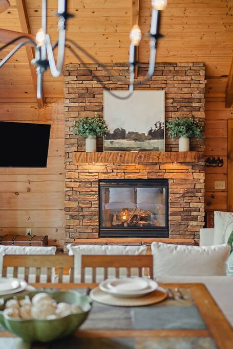 center-hill-lake-cabin-hot-tub-and-lake-access/