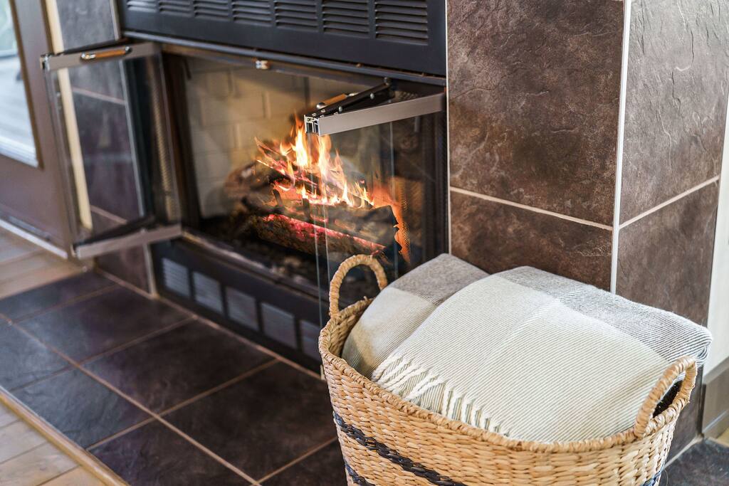 center-hill-lake-house:-lake-viewaccess-and-hot-tub/