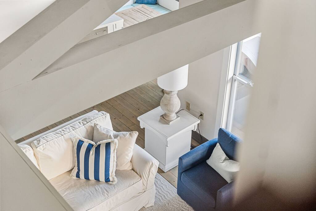 center-hill-lake-house:-lake-viewaccess-and-hot-tub/