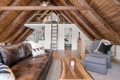 Center Hill Lake A-Frame | Lake Access & Boat Ramp