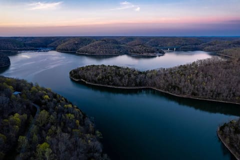 Center Hill Lake A-Frame | Lake Access & Boat Ramp
