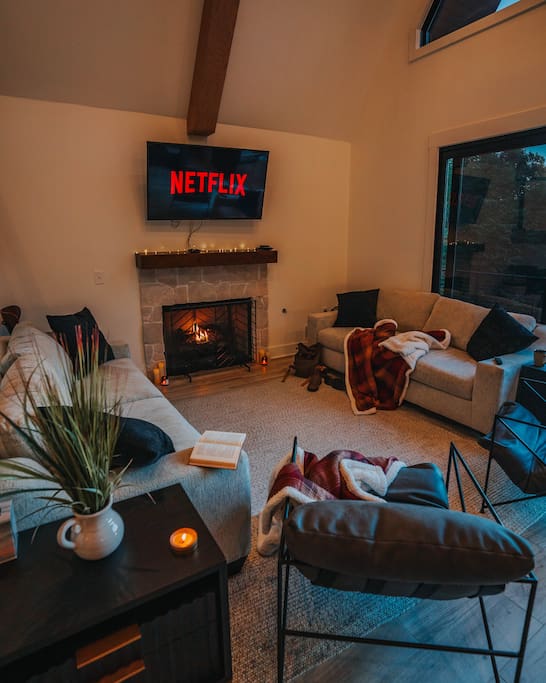 center-hill-lake-a-frame-lake-view-and-hot-tub/