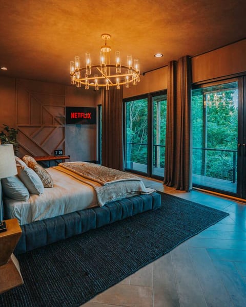 Center Hill Lake A-Frame | Lake Views & Hot Tub