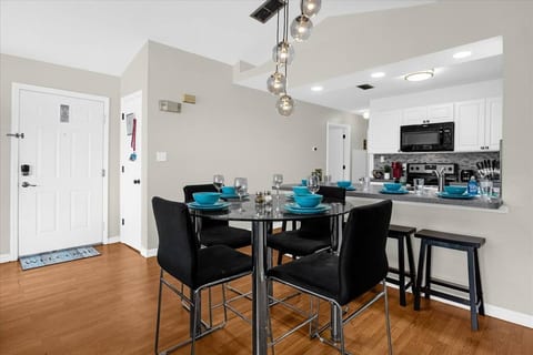 Luxury 3BR Condo Near Disney with Pool