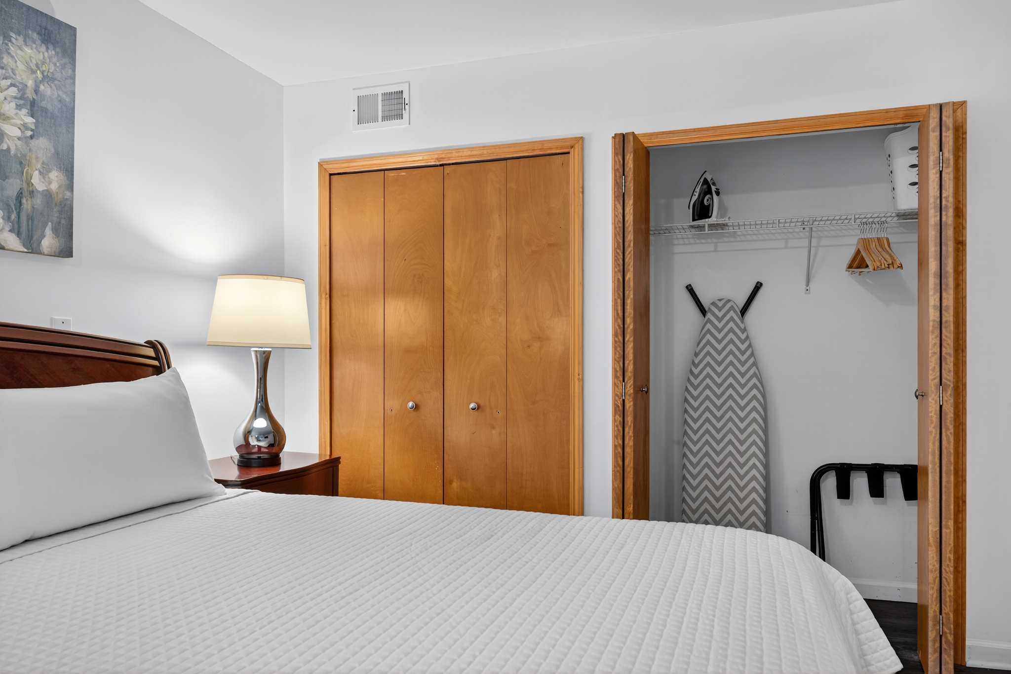 charming-home-in-lo-king-bed-kitchen-with-patio/