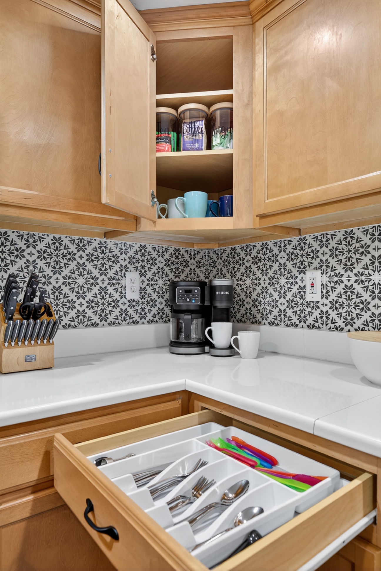 charming-home-in-lo-king-bed-kitchen-with-patio/