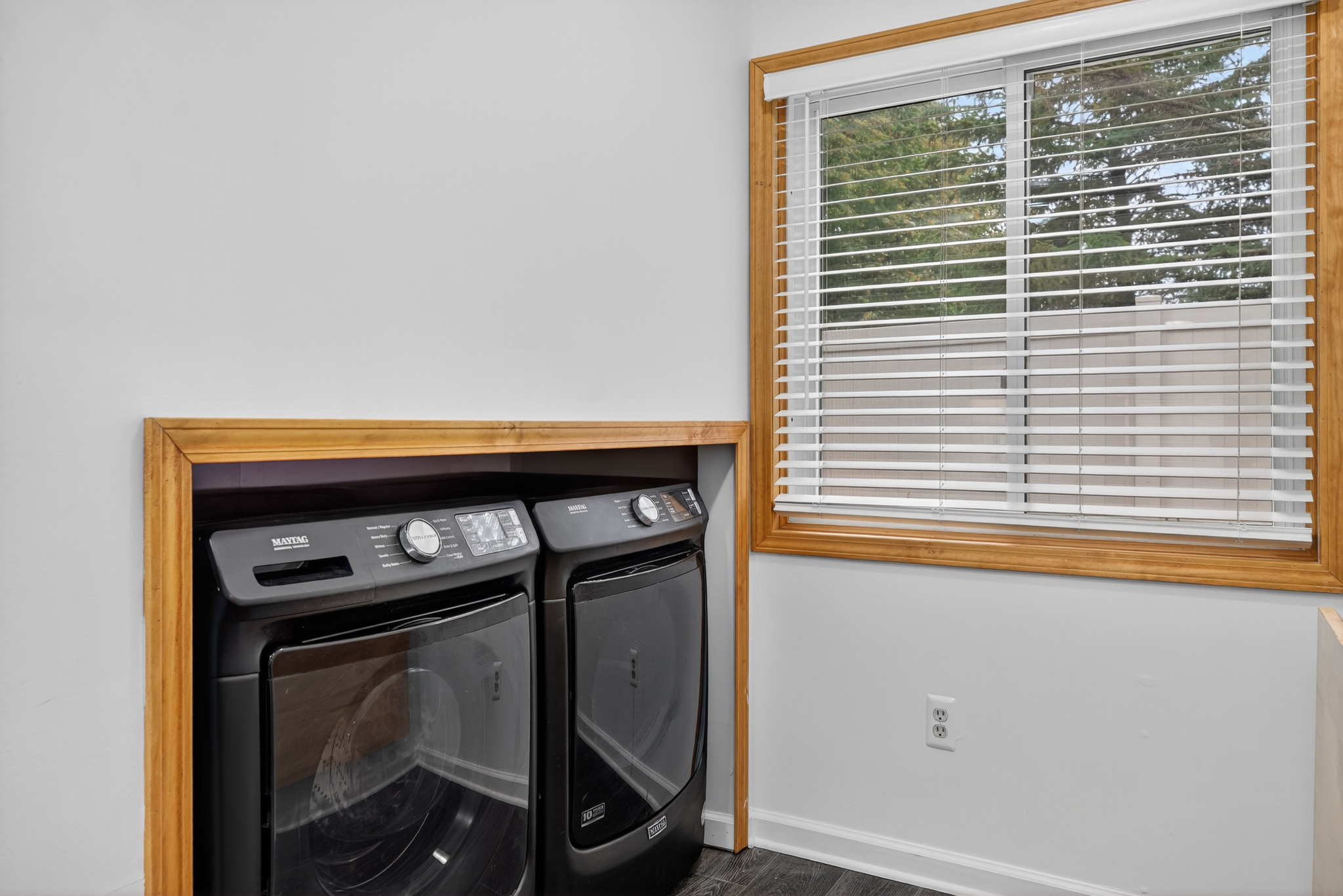 charming-home-in-lo-king-bed-kitchen-with-patio/