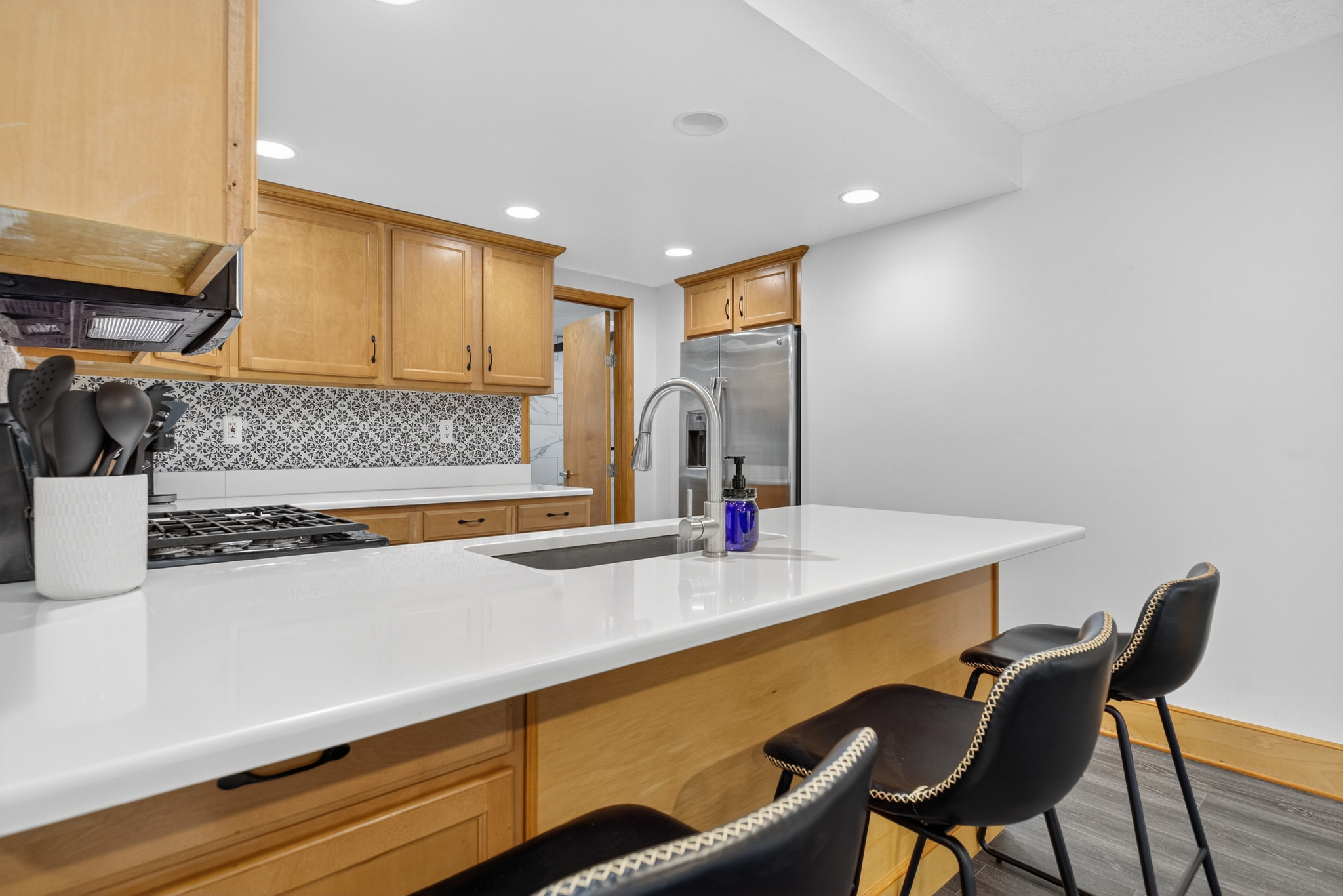 charming-home-in-lo-king-bed-kitchen-with-patio/