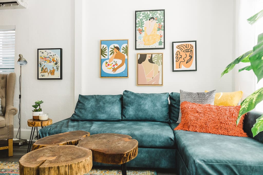 fall-getaway-a-cozy-artist-loft-walkable-and-artsy/
