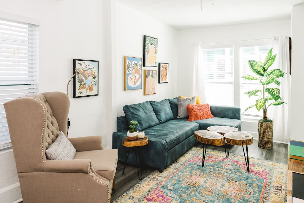 fall-getaway-a-cozy-artist-loft-walkable-and-artsy/