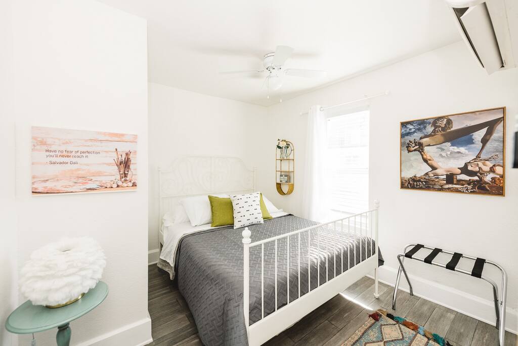 fall-special-rates-a-dali-surreal-inspired-retreat/