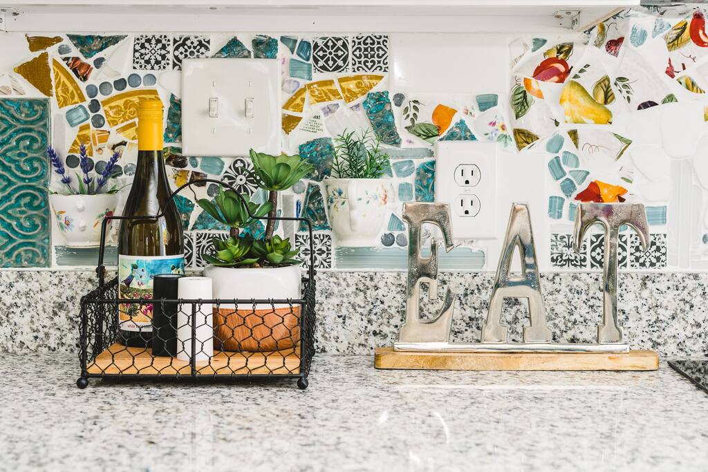 fall-special-rates-a-dali-surreal-inspired-retreat/