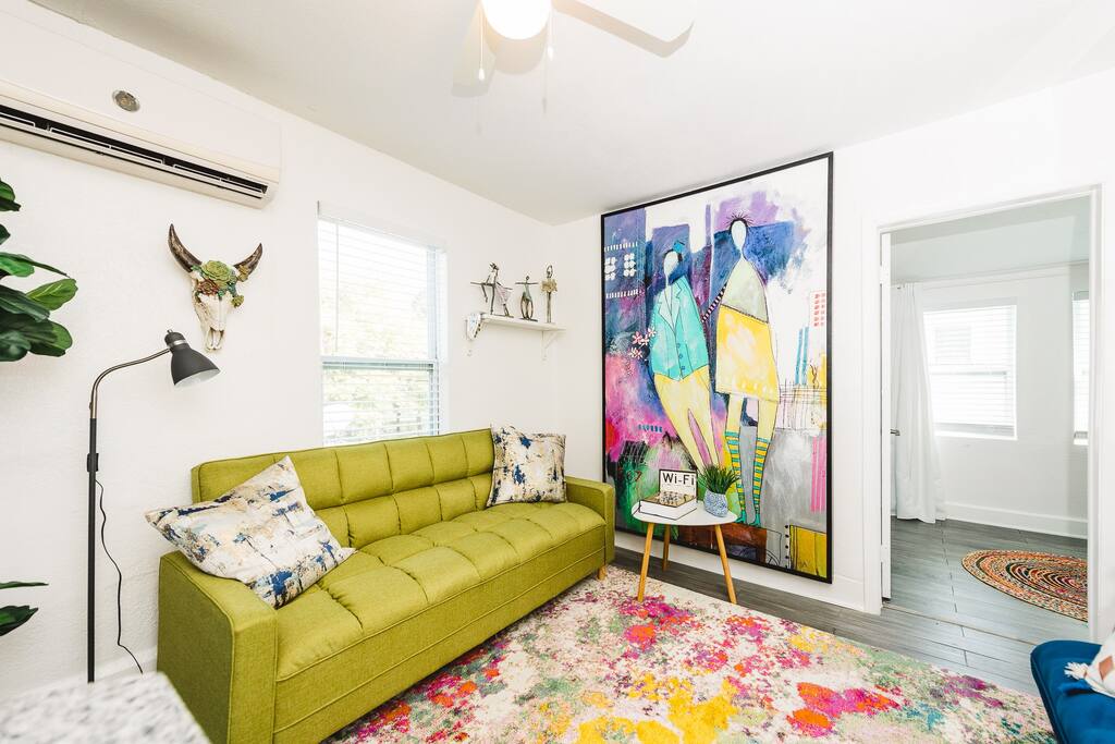 fall-special-rates-a-dali-surreal-inspired-retreat/