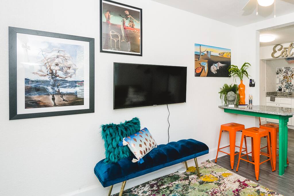 fall-special-rates-a-dali-surreal-inspired-retreat/