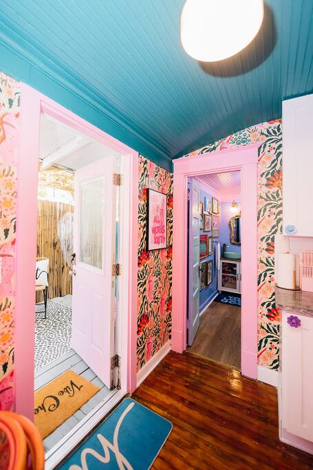 fall-specials-the-twisted-tulip-a-curious-stay/