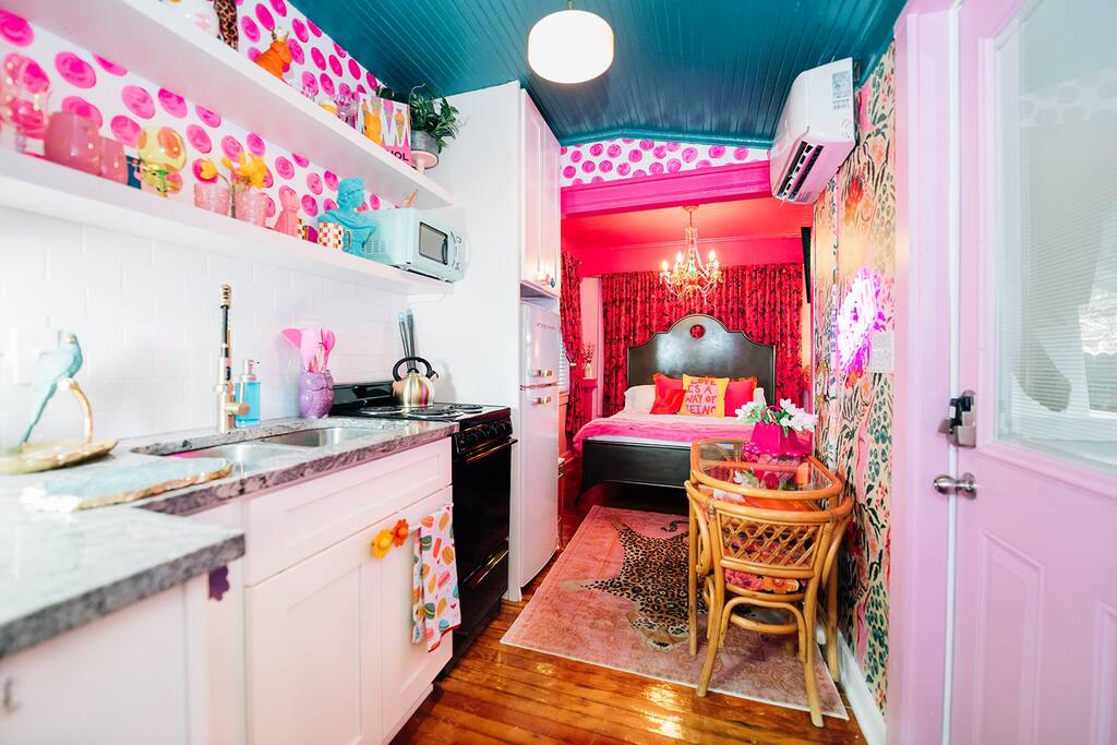 fall-specials-the-twisted-tulip-a-curious-stay/