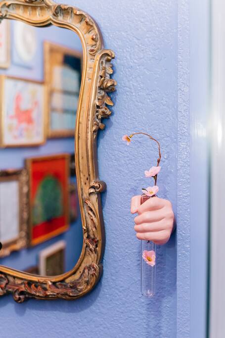 fall-specials-the-twisted-tulip-a-curious-stay/