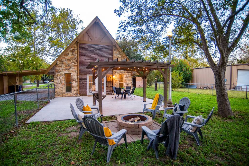 unique-a-frame-or-king-or-tlu-or-work-friendly-holiday-home/