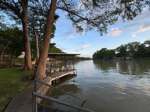 Three Oaks Retreat