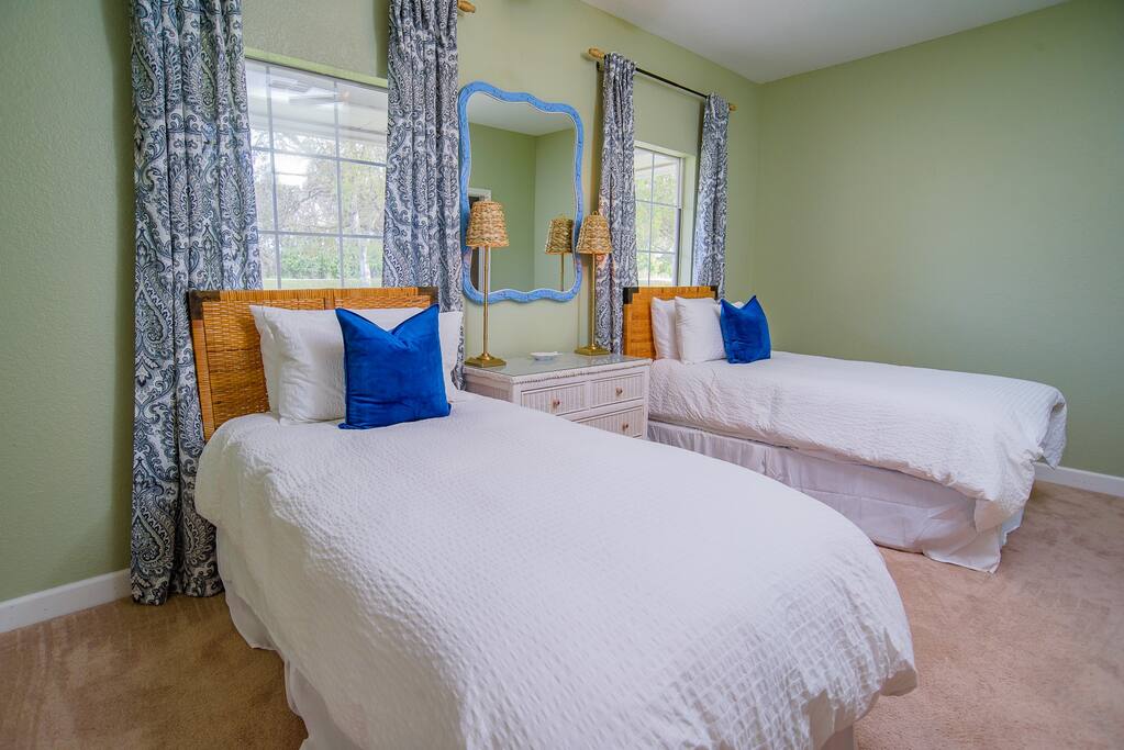 three-oaks-retreatorpingpongor2kayaksor2paddleboards/