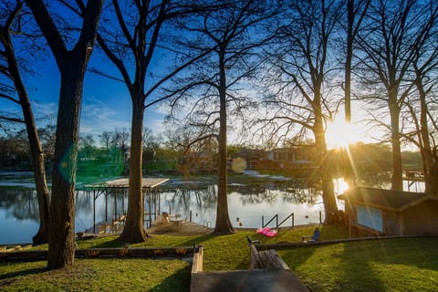 Three Oaks Retreat