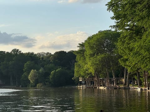 Three Oaks Retreat