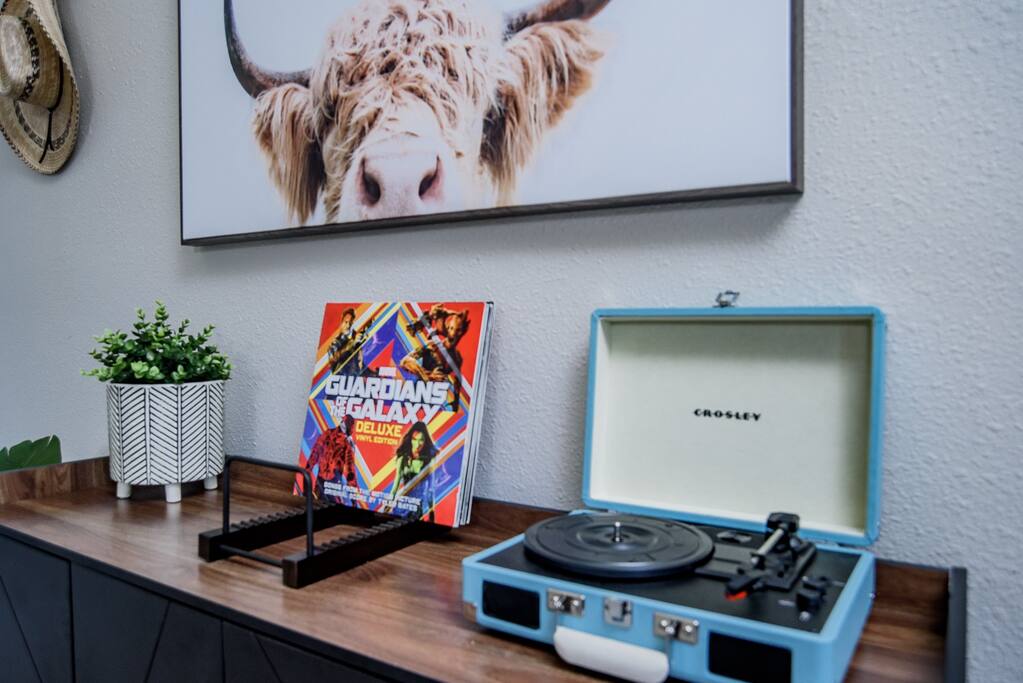 coffee-bar-or-fast-wifi-or-workers-welcome!/