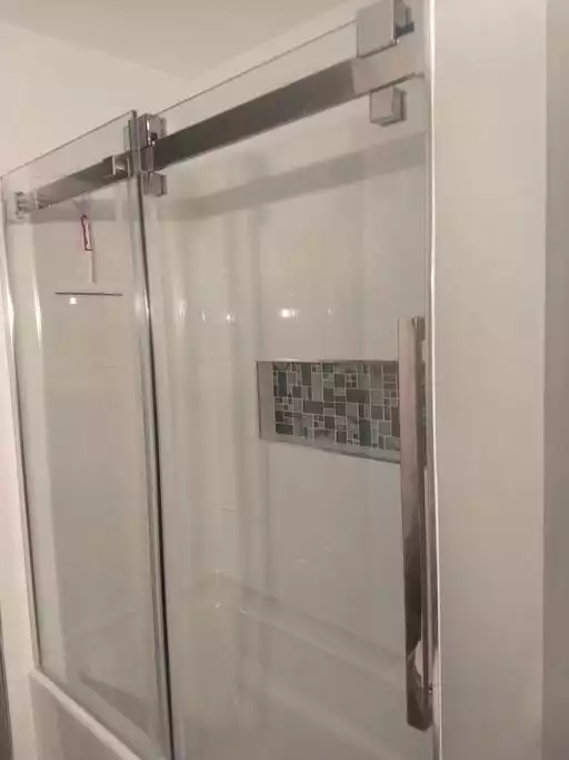 Glass Barn door shower with full tub - Mermaid Cottage 1 block to white sand beach, porch - Panama City Beach