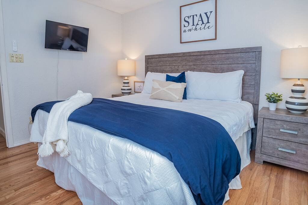 waterfront-getawayorfire-pitorkayaksorfoosball-holiday-home/