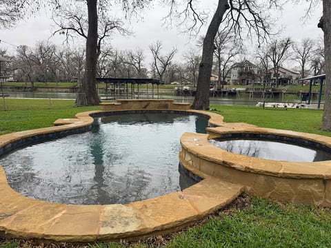 Fish Haus-Seguin