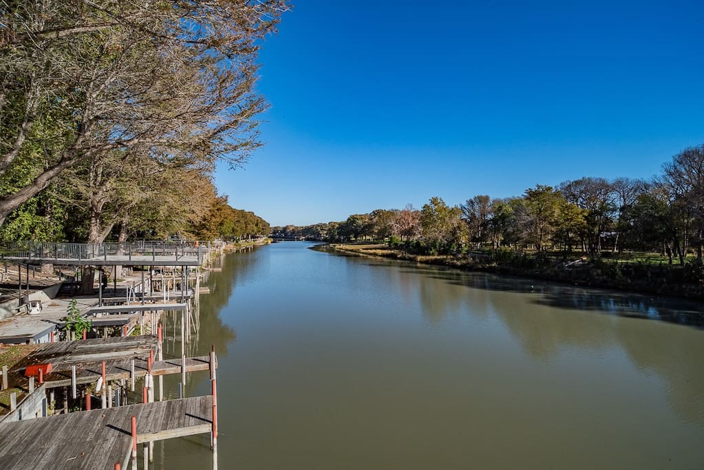 farm-house-pool-table-ping-pong-sleeps-16/