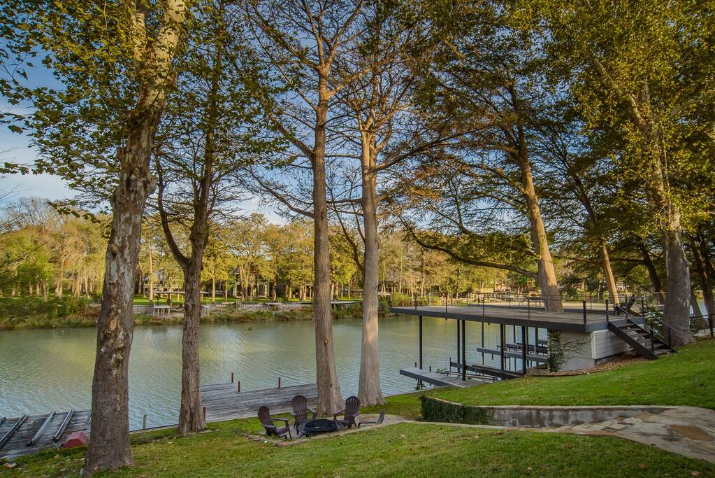 farm-house-pool-table-ping-pong-sleeps-16/