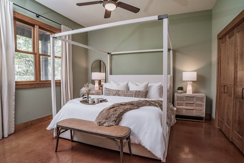 farm-house-pool-table-ping-pong-sleeps-16/