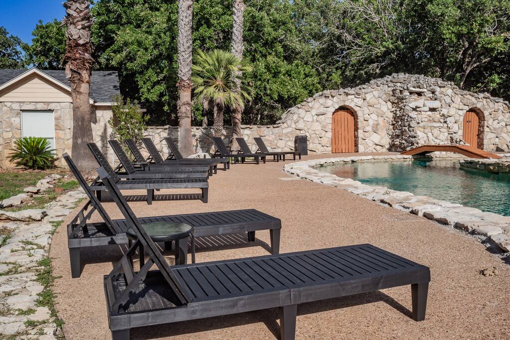 ranch-pool-fire-pit-sleeps-25!/