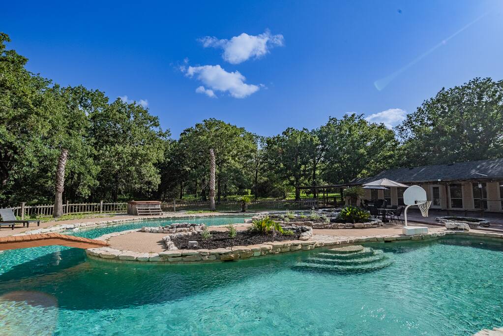 ranch-pool-fire-pit-sleeps-25!/