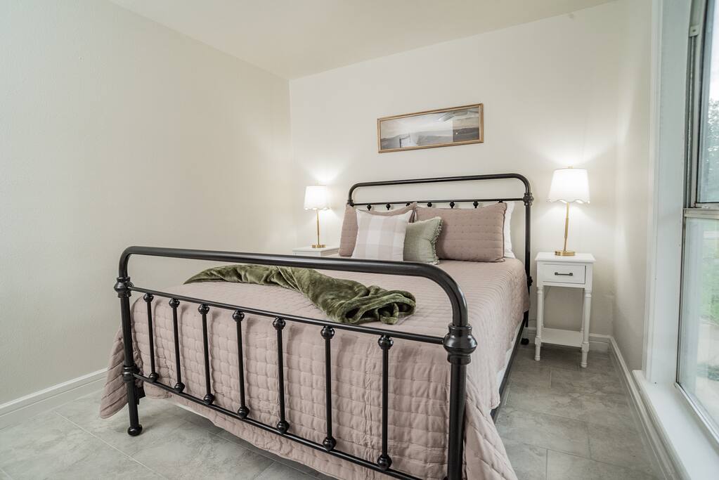 country-home-or-king-or-ottine-springs-or-firepit/