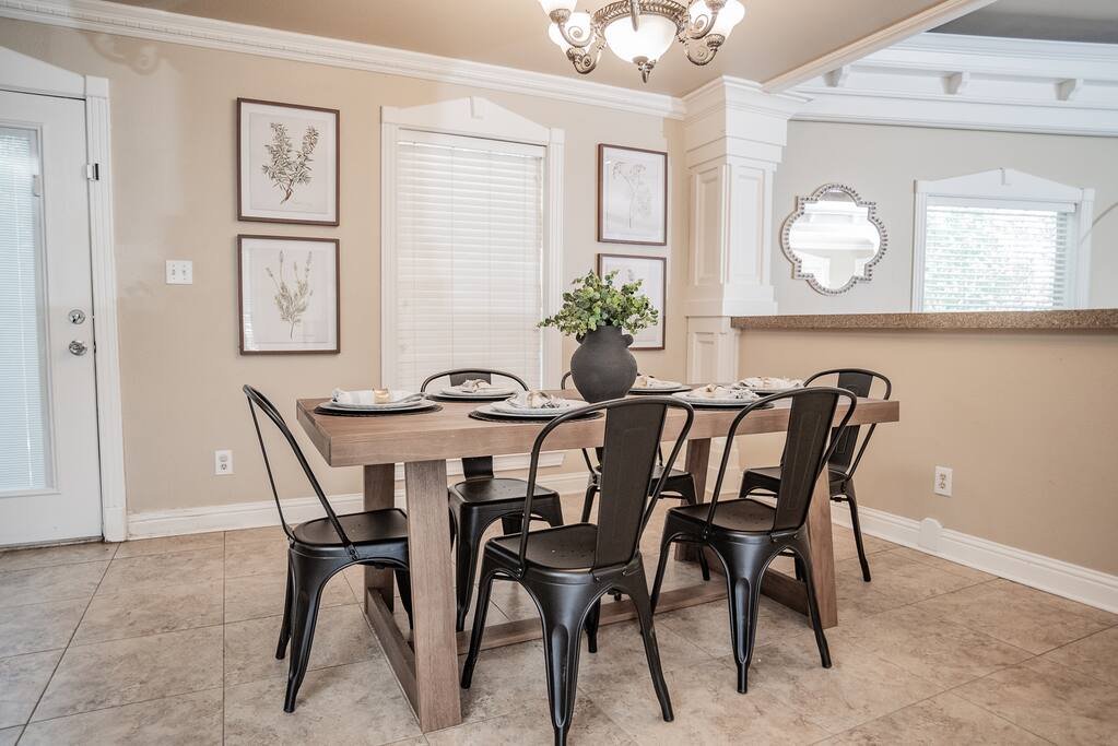 ranch-or-4-homes-or-pool-or-sleeps-40-holiday-home/