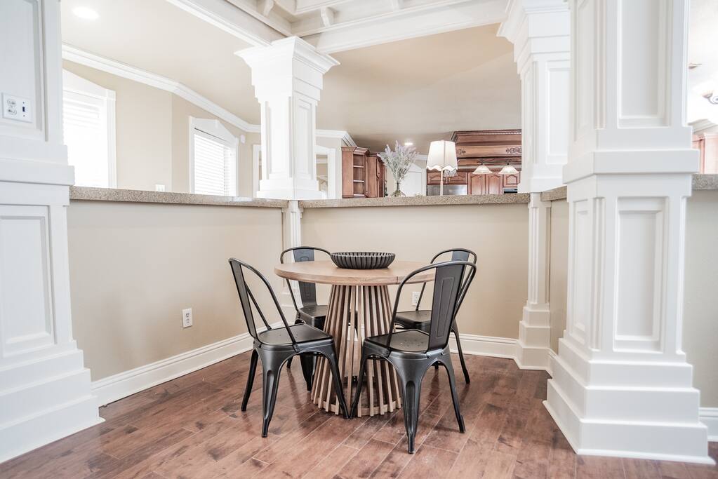 ranch-or-4-homes-or-pool-or-sleeps-40-holiday-home/